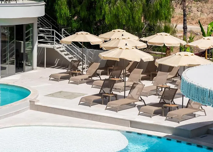 222 Hisaroenue Szálloda