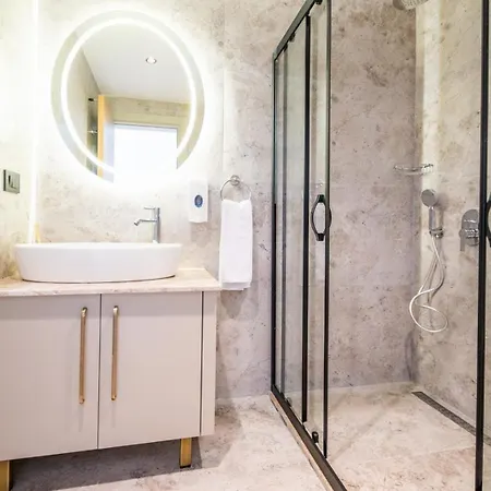 Ξενοδοχείο 222 Hisaroenue *