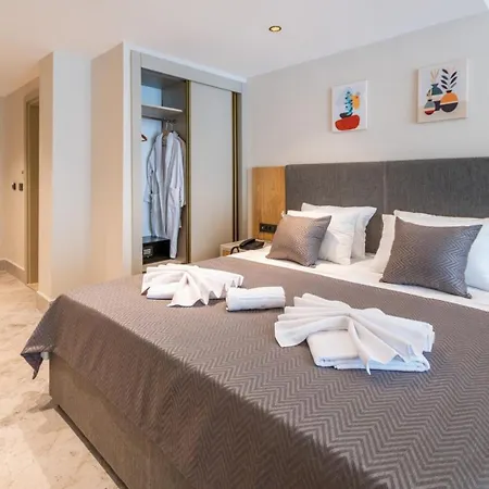 Hotel 222 Hisaroenue